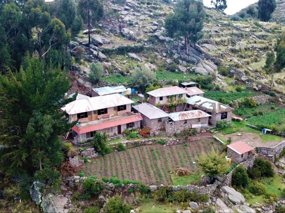 Taquile Lodge - Un Lugar De Ensueno Huillanopampa Exterior photo